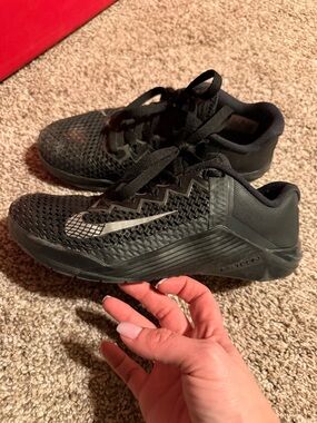 Nike Metcon Black Athletic Sneakers with Silver Swoosh